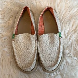 NWOT Women’s Sanuk Shoes